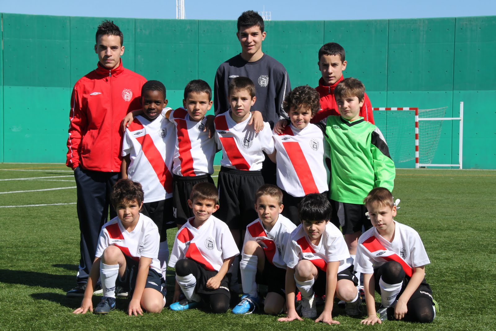 [CE+Hospitalet-prebenj..jpg]