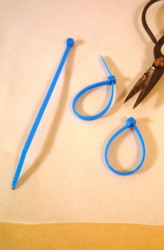 Mich L. in L.A. Ziptie tutorials, part one! Zippy, leafy earrings.