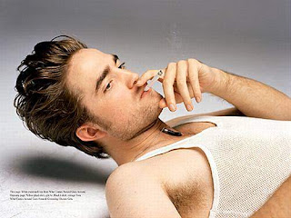 Pide una foto. Robert+Pattinson+fumando