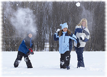 [snowfight.jpg]
