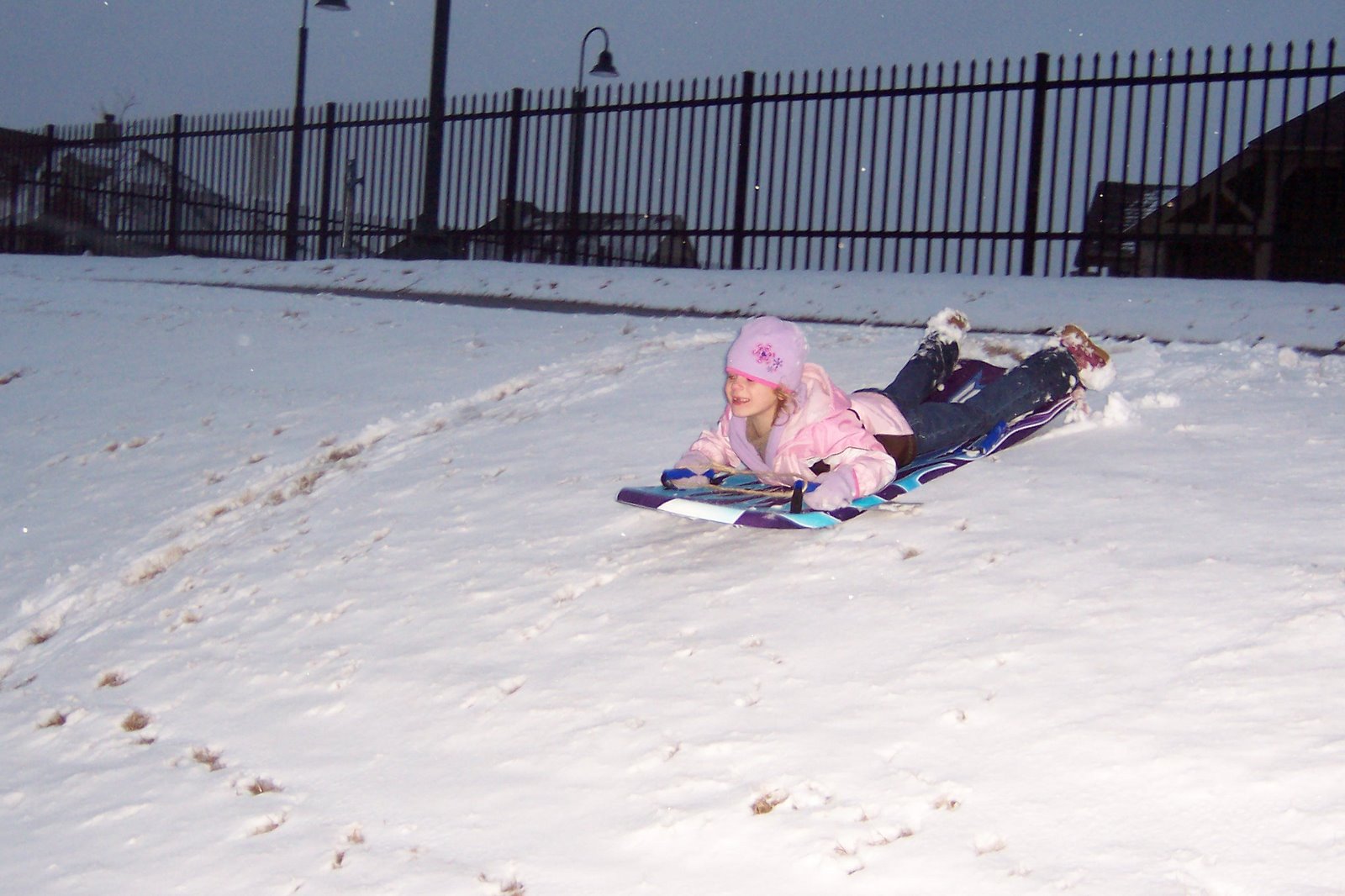 [Snow+Day+(siblings)+some+sledding+1-31-2008+5-47-15+PM.jpg]