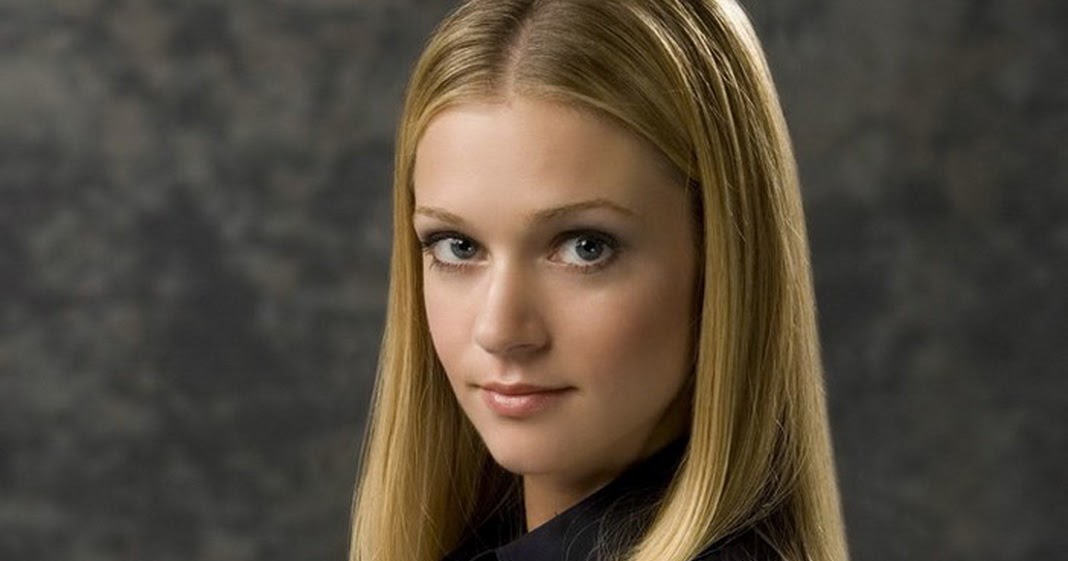 43 Nude Pictures Of A.J. Cook Are Genuinely Spellbinding 