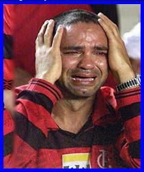 Foto JovenFrá Flamenguista+chorando+mostrando+o+quanto+o+Flamengo+%C3%A9+importante+na+vida+de+todos+os+rubro+negros