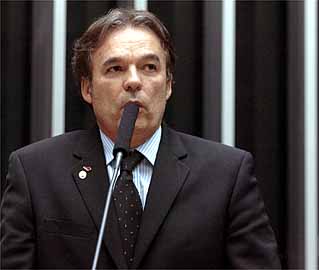 [Rodovalho_DiogenisSantosAgCD_150509.jpg]
