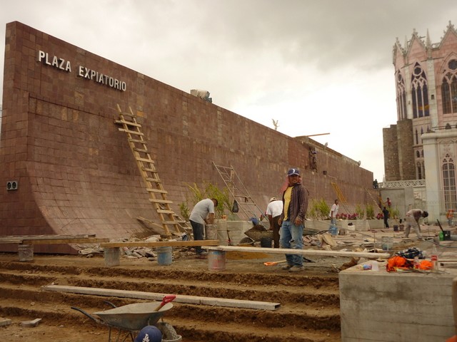 [Plaza_Expiatorio.jpg]