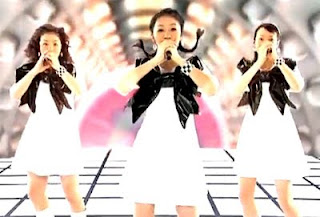 De Musica Perfume S Monochrome Effect