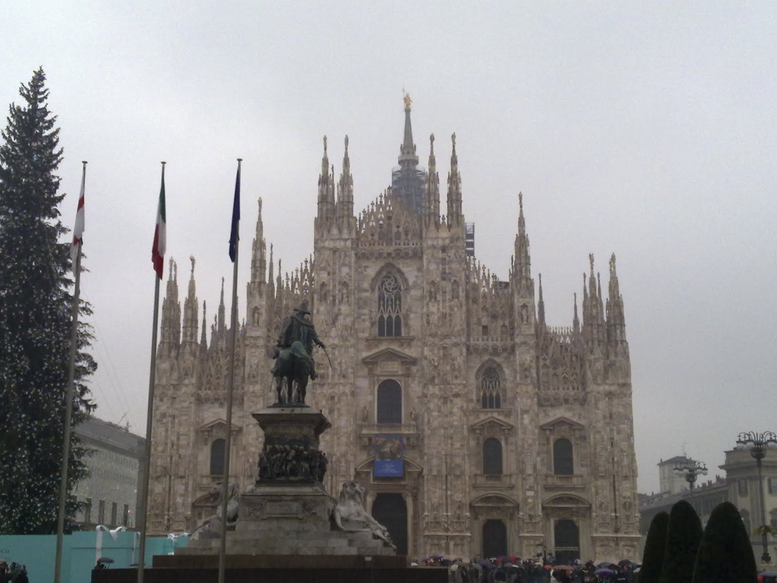 http://4.bp.blogspot.com/_NUc36RpoUVA/TQUdB1xZo8I/AAAAAAAAD3Q/tRkSOTSGUWA/s1600/milan%2B011.jpg