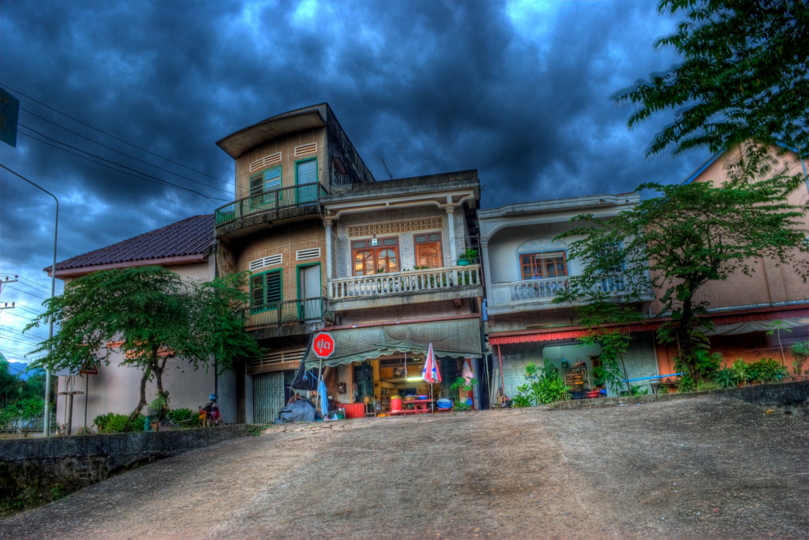 [Pakse+HDR2.jpg]