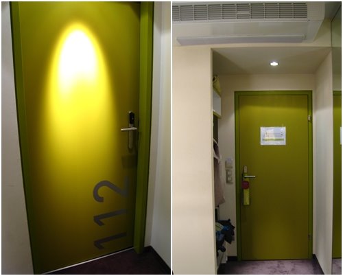 [Vienna_Roomz+door.jpg]