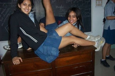 College Girls on Indian Crazy College Girls In Mumbai Images