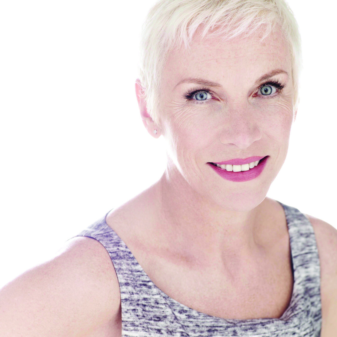 http://4.bp.blogspot.com/_NVy5Y-OMxOM/TRQ18FAevCI/AAAAAAAAAO0/Gj6YwgpIIXU/s1600/Annie+Lennox.jpg