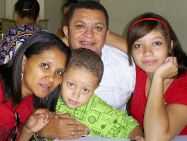 CANTOR JOSE ANTÔNIO COM A SUA FAMÍLIA.