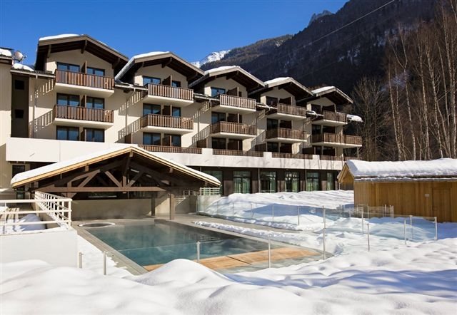 [PHOTO.Piscine+Extérieure+Hôtel+LES+AIGLONS.JPG]