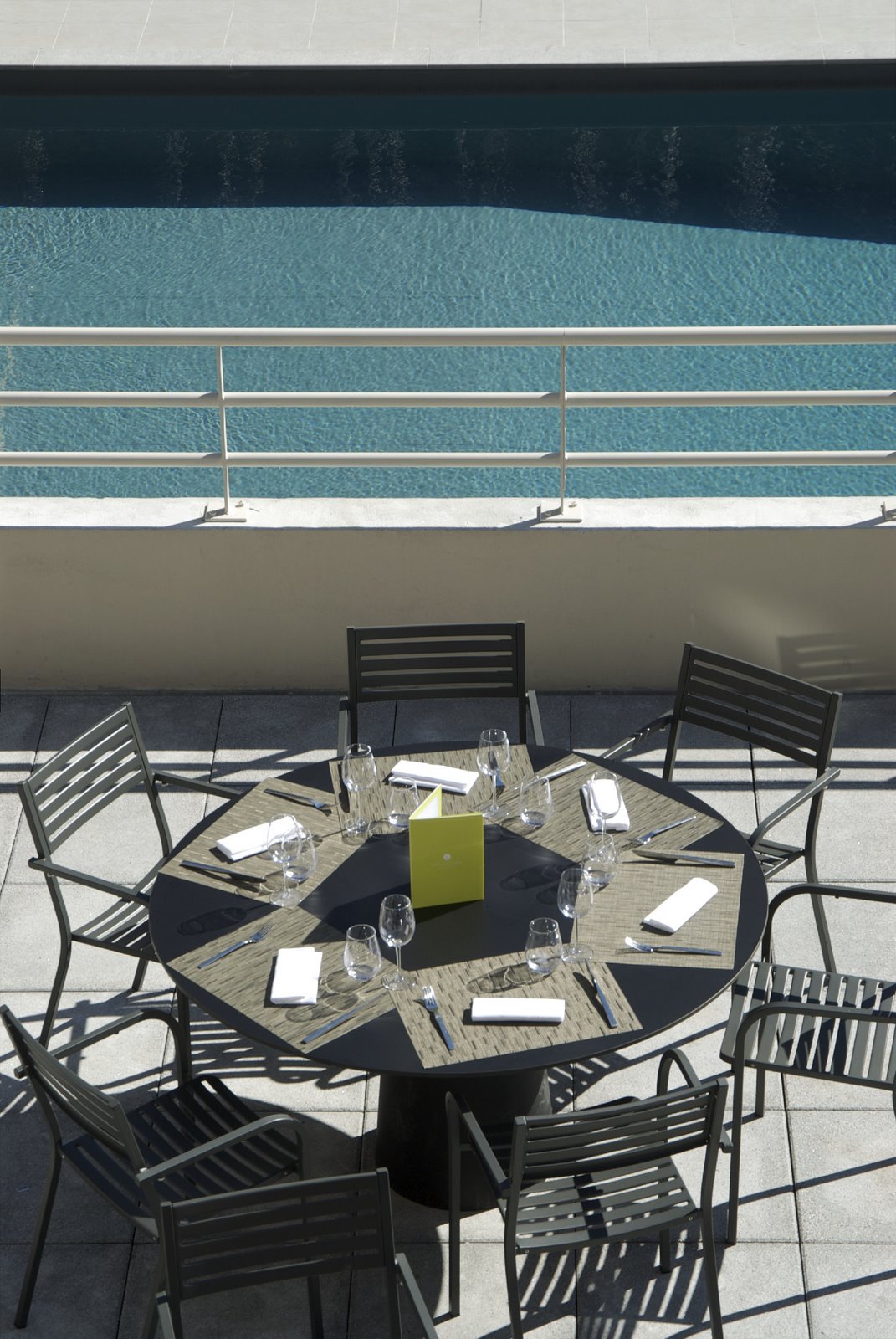 [PHOTO.Restaurant+-+Piscine+Hôtel+LES+AIGLONS+(6).jpg]