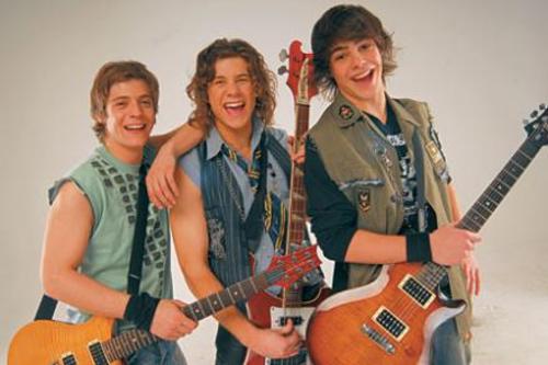 TRES BOMBONES