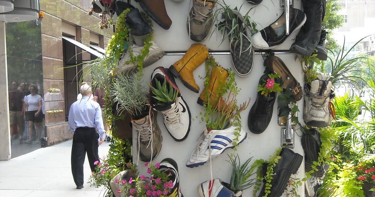 SOMETHING SMELLS LIKE DEAD FISH TO POSNER