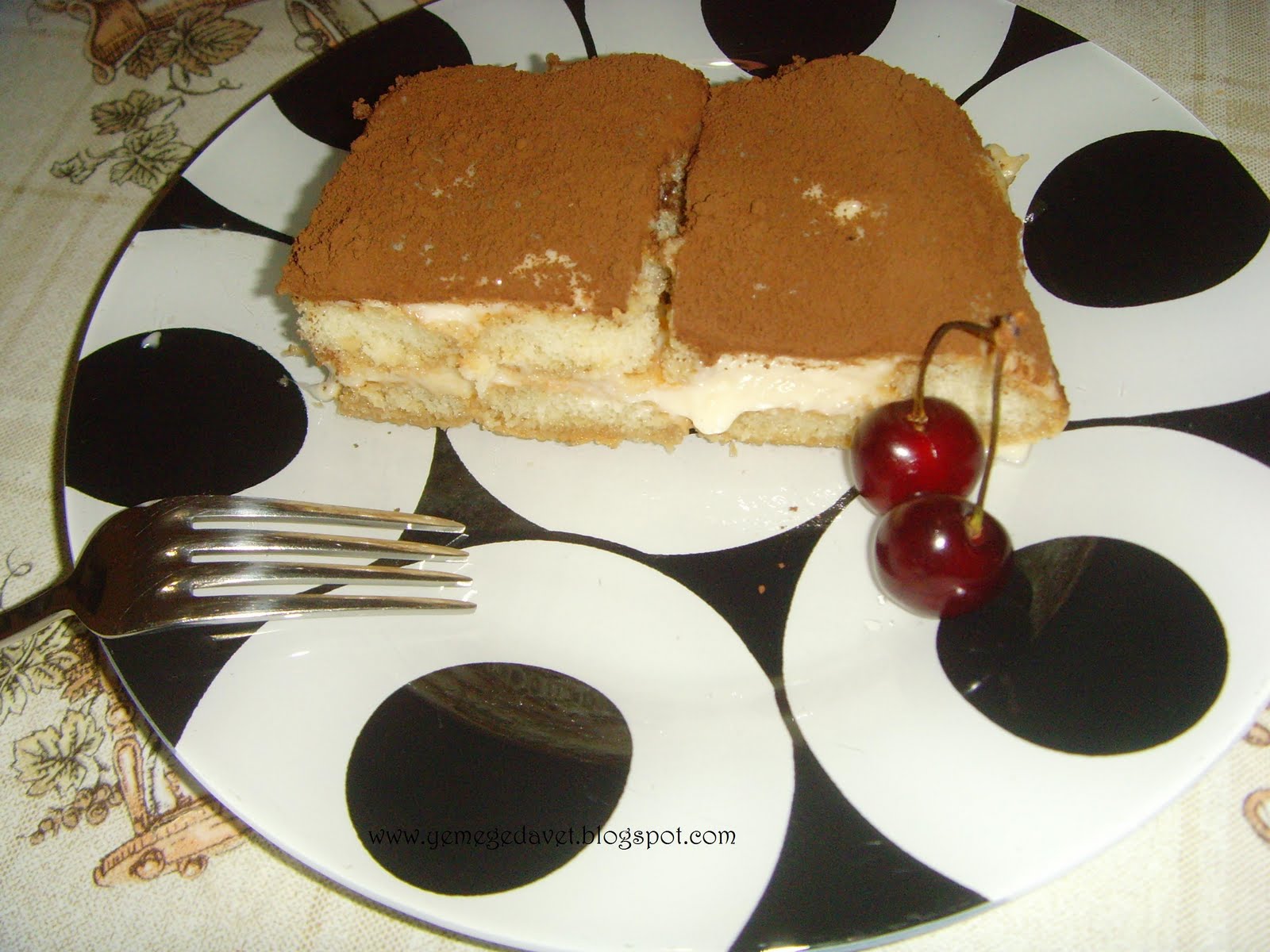 Yemeğe Davet Kedi Dilli Tiramisu