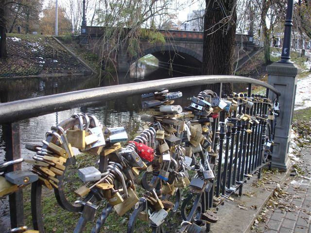 [Bridge+of+the+Locks+Riga.jpg]