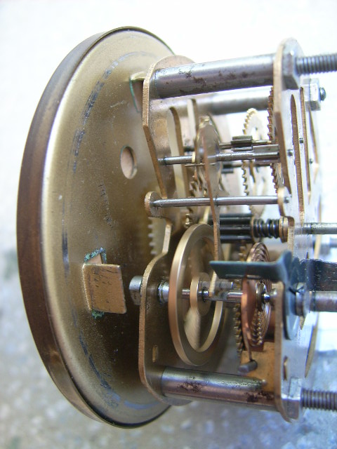 花蓮信天翁古董鐘修理與古董鐘精品出售中心 修理案例 1 1970 年代西德mercedes 座鐘