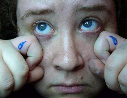 FINGER TATTOO PAINFUL PHOTO FINGER TATTOO PAINFUL PHOTO