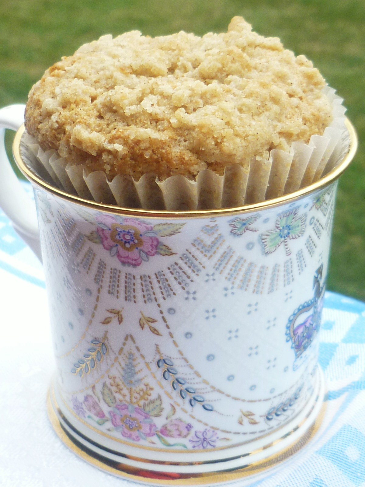 Whole Wheat Allspice Crumb Muffins Sprinkled with Flour