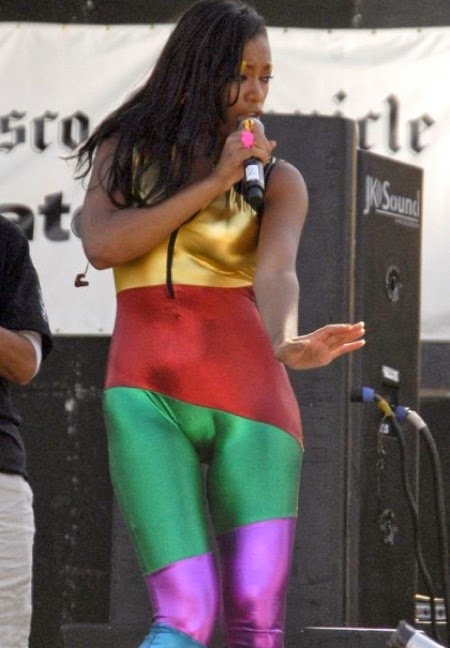 [solange-camel-toe.jpg]