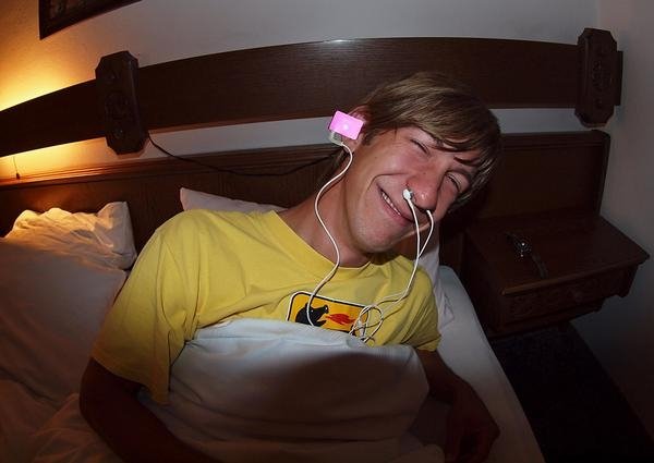 [14640_105140442830317_100000030866319_151172_3524959_n.jpg]