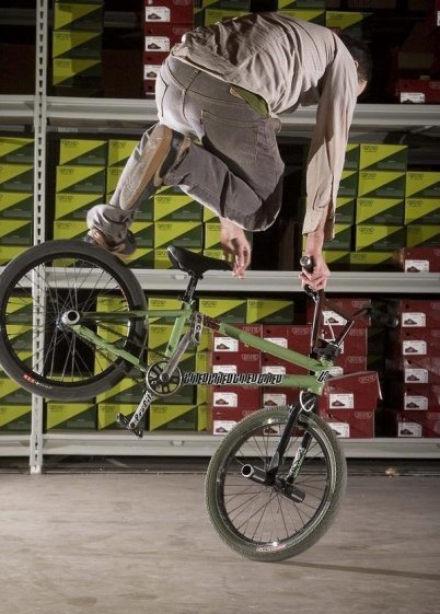 [3312_1101214008006_1156367516_30362287_2002200_n.jpg]