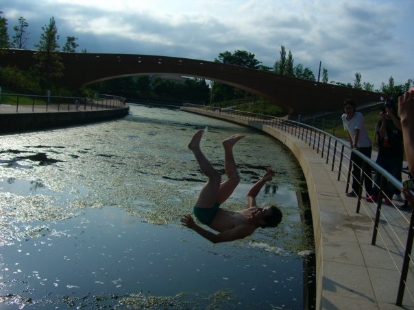 [4419_114522304987_734709987_2793143_902025_n.jpg]