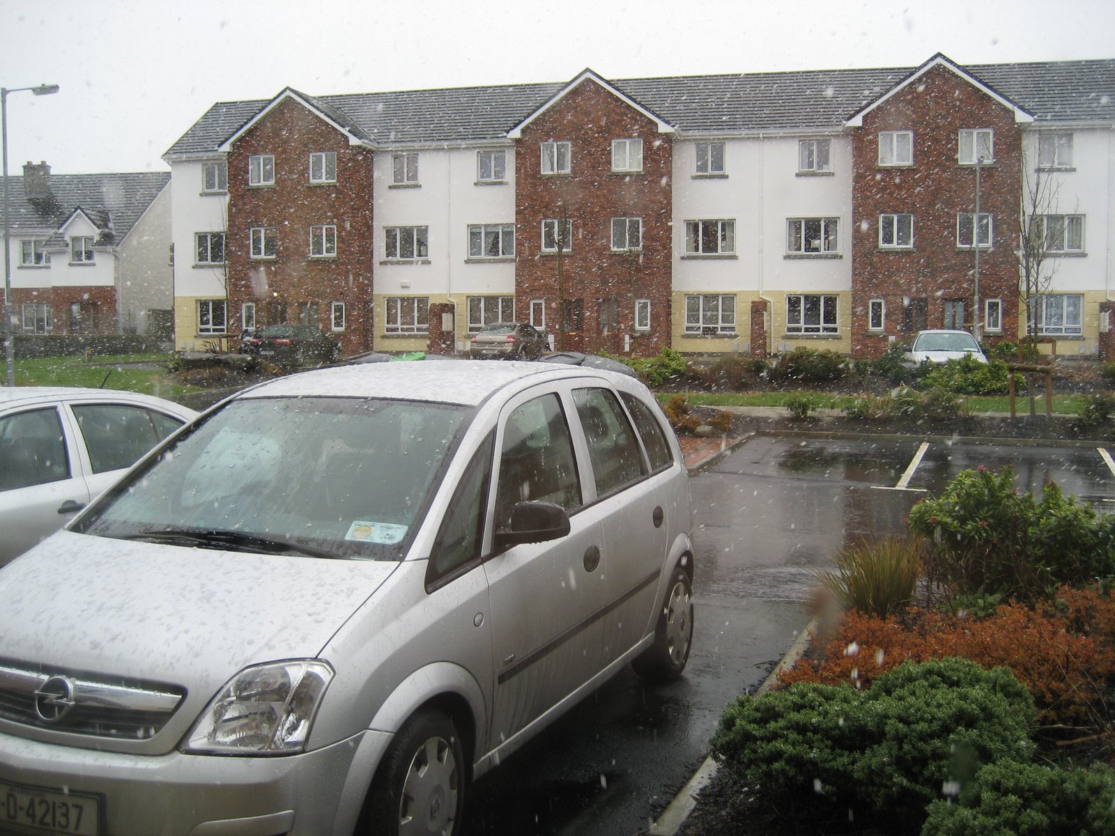 [snow+in+Ireland.JPG]