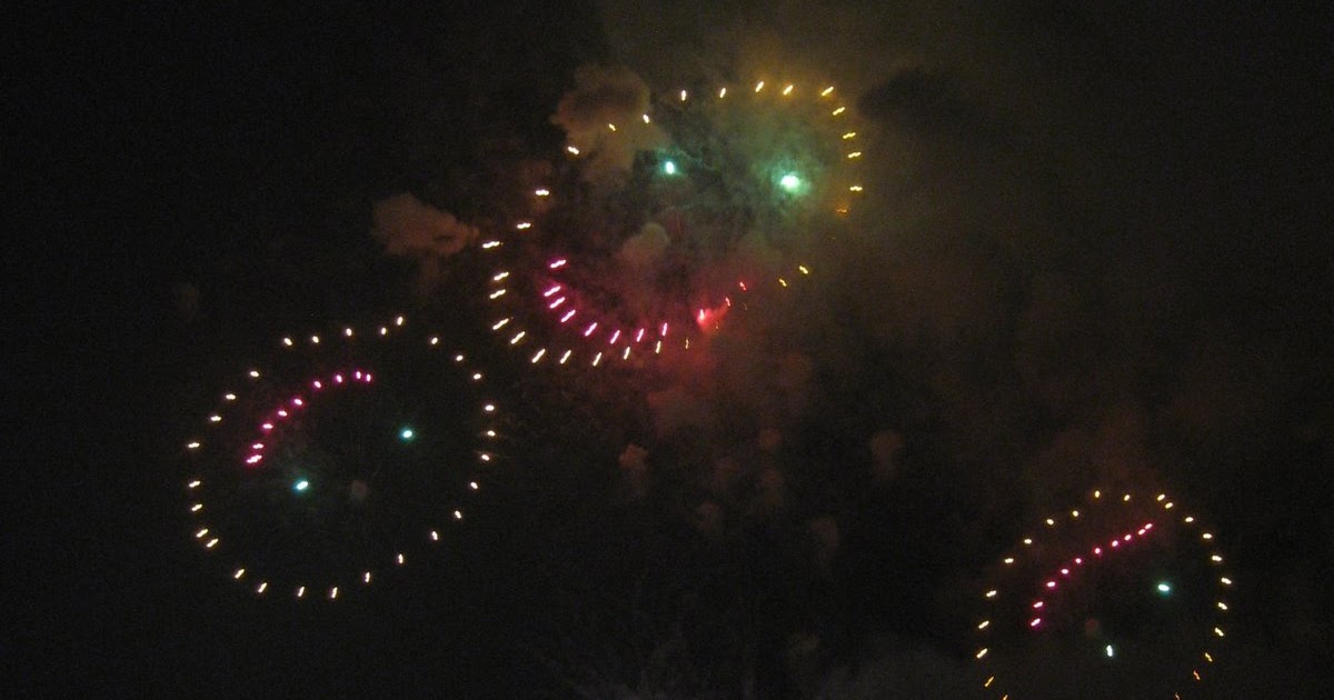royblogboy e.e. 3 smiley face fireworks