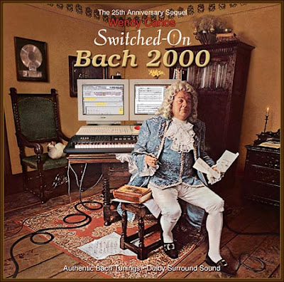 A capa de Switched On Bach 2000, uma reprodução da original de 1967. A capa de Switched On Bach 2000, uma reprodução da original de 1967.