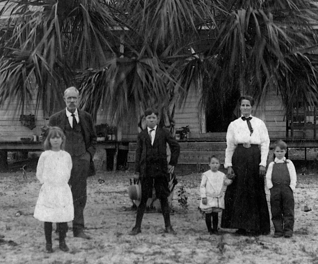 Family Home in Keuka, Florida; l to r: Rose, James Alonzo,Richard,William,Arminda and Alonzo Lester