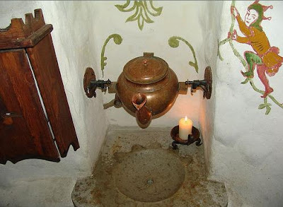 Interesting & Funny Men's Restrooms (30) 11
