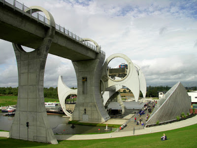 The Only Rotating Boatlift In The World - The Falkirk Wheel (11) 4