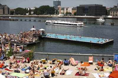 floating swimming pool (3) 1