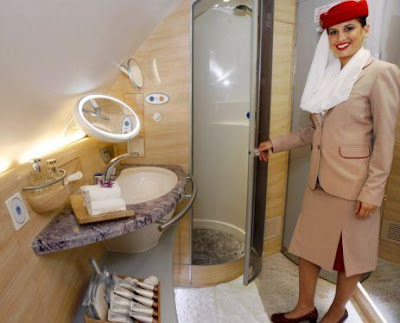 Fly and Shower on Emirates' A380s (2) 2