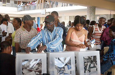 Ballot Boxes And Electronic Voting Machines From All Over The World (27) 8