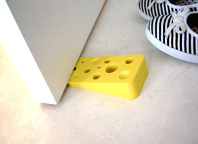 16 Creative and Cool Doorstops (16) 2