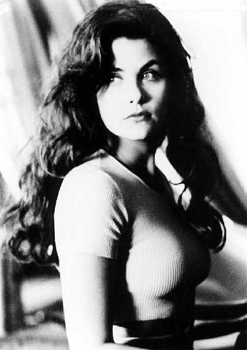 Sherilyn Fenn photo