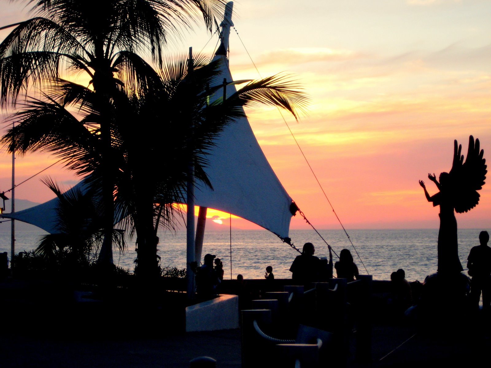 [NuevoPuertoVallartaPlageMexico_0698.JPG]