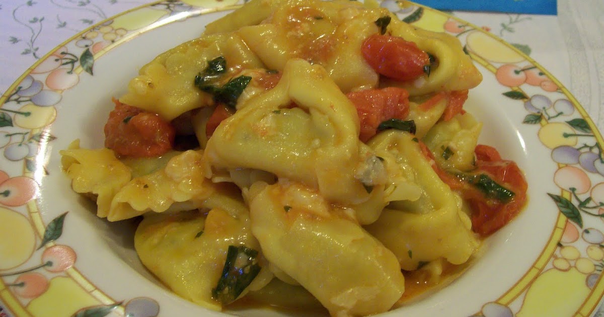 A TUTTA CUCINA: RAVIOLI di PESTO e RICOTTA con POMODORINI