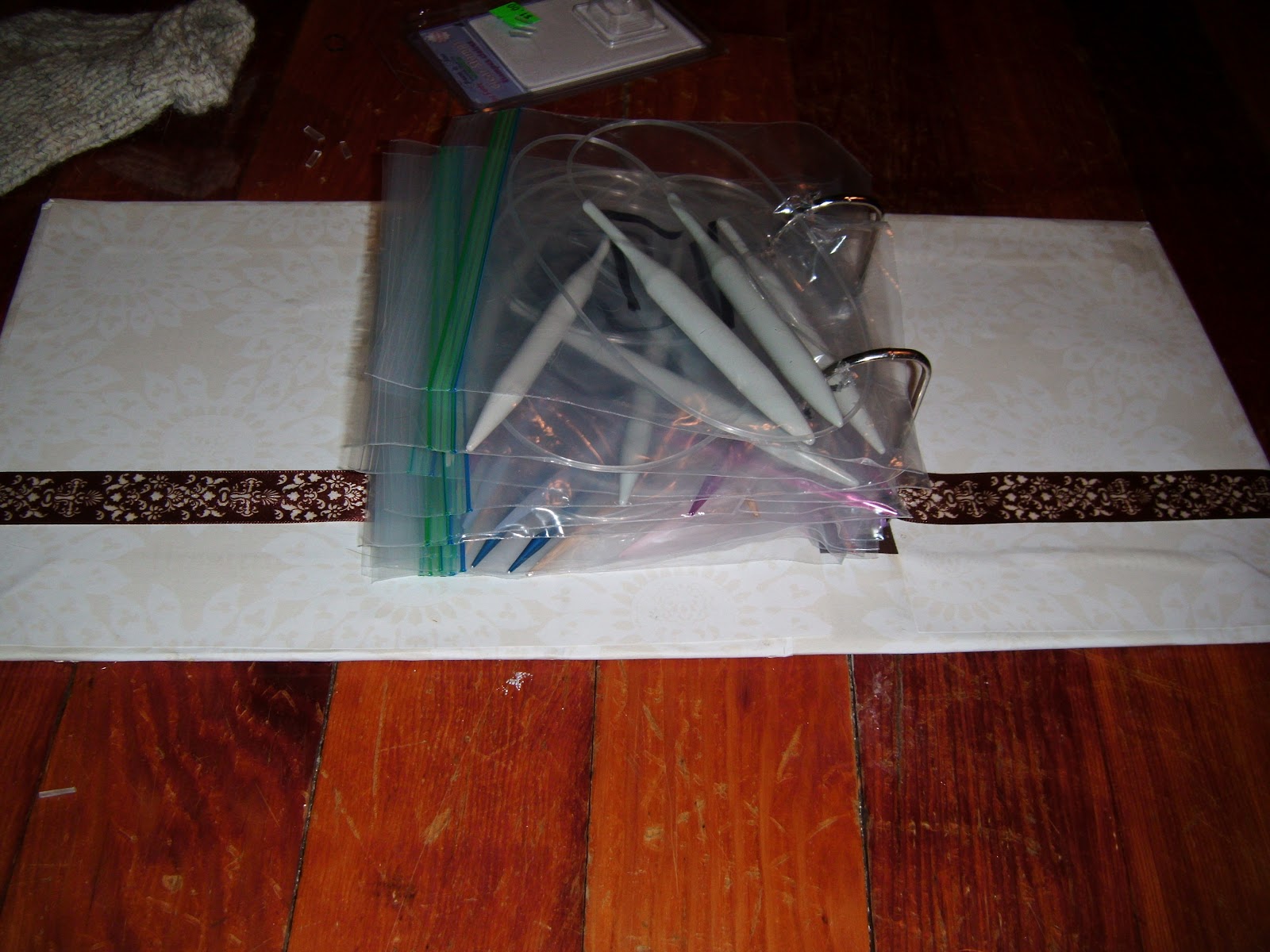 Ashley Knits Circular Knitting Needle Storage Binder Tutorial