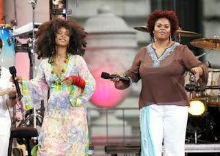 Erykah and Jill Erykah Badu and Jill Scott, sharing the spotlight