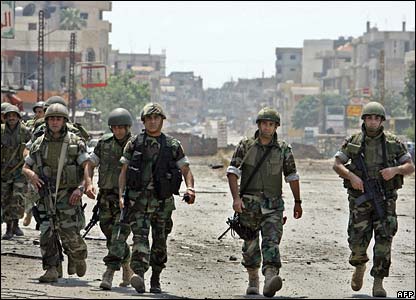 [_42958437_troops_afp416.jpg]