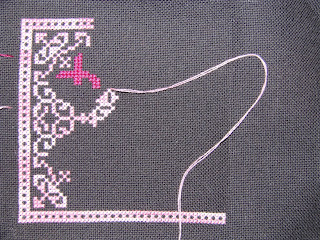 Breast Cancer Awareness Biscornu freebie from Romy in Austria
