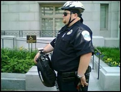 رجال شرطة سمينة جدا-طرائف-منتهى