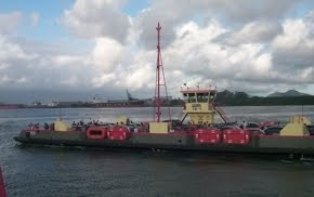 Balsa travessia Santos-Guarujá