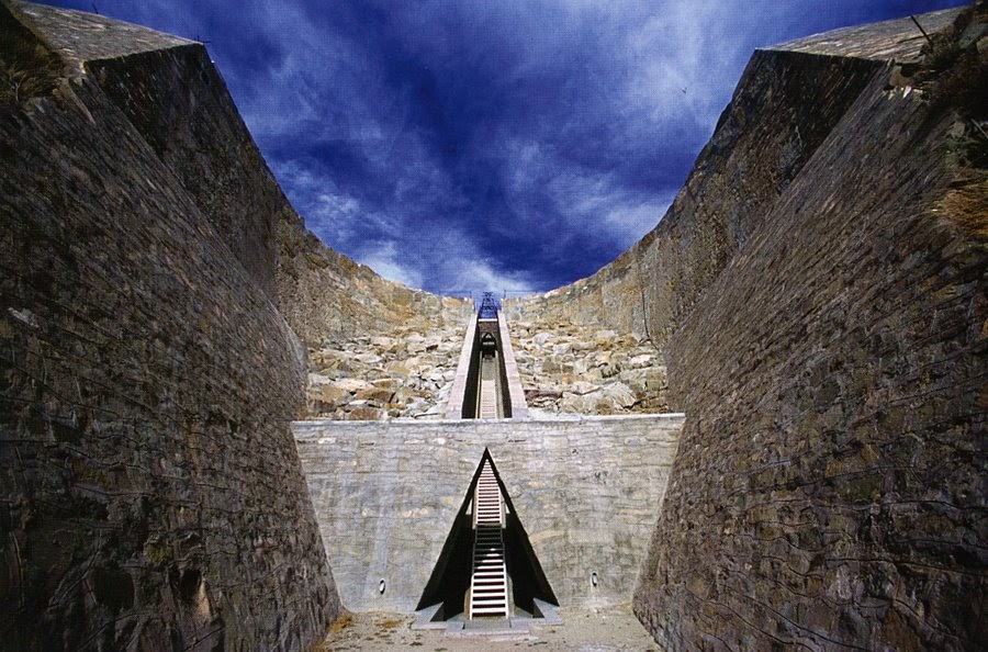 In Search of the Center Charles Ross's "Star Axis"