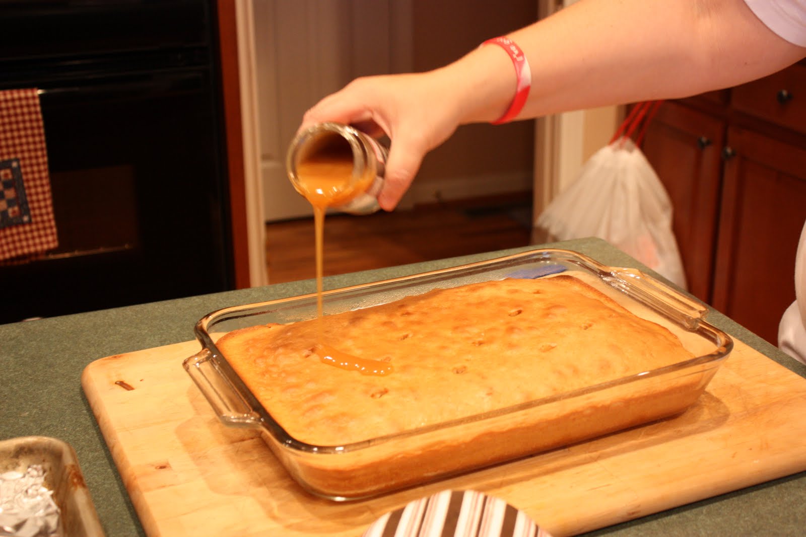 Sanders on the Pike Butterscotch/Caramel Pecan Cake